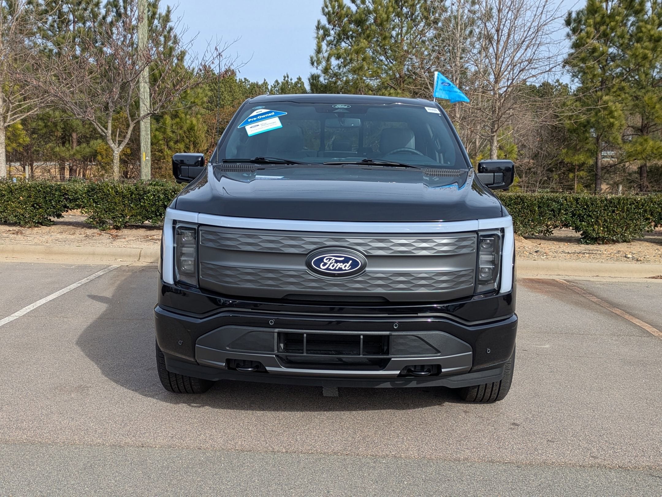 2025 Ford F-150 Lightning LARIAT