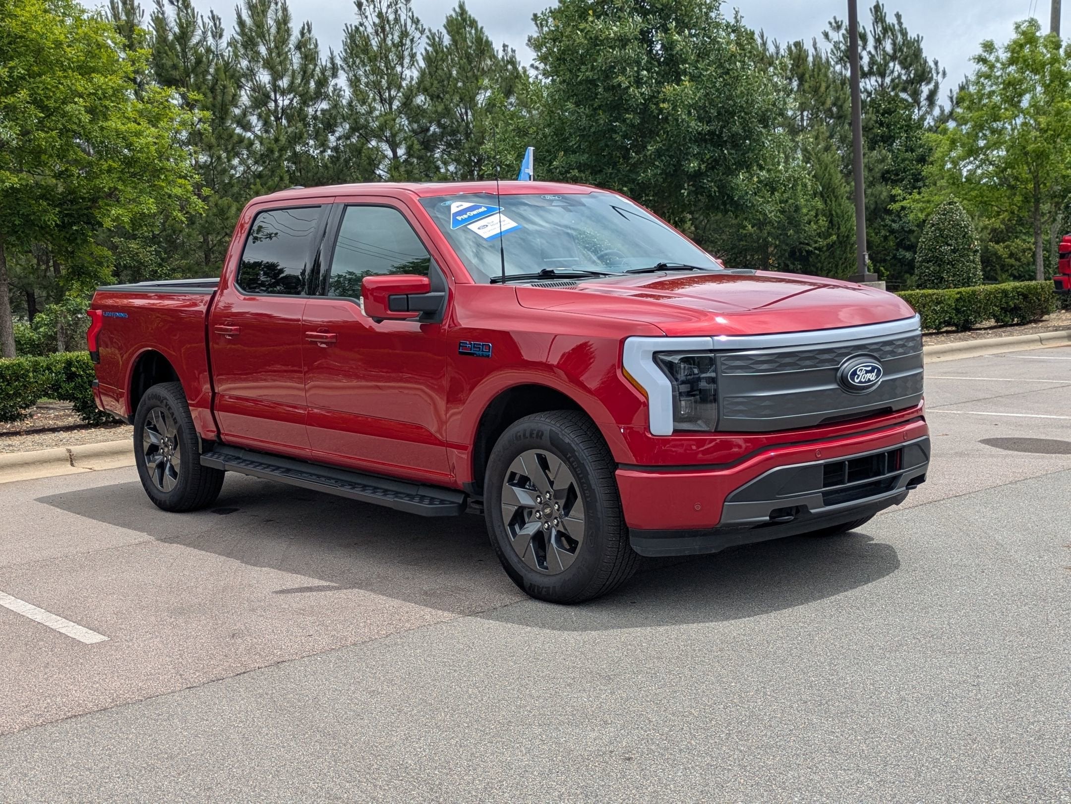 2025 Ford F-150 Lightning LARIAT