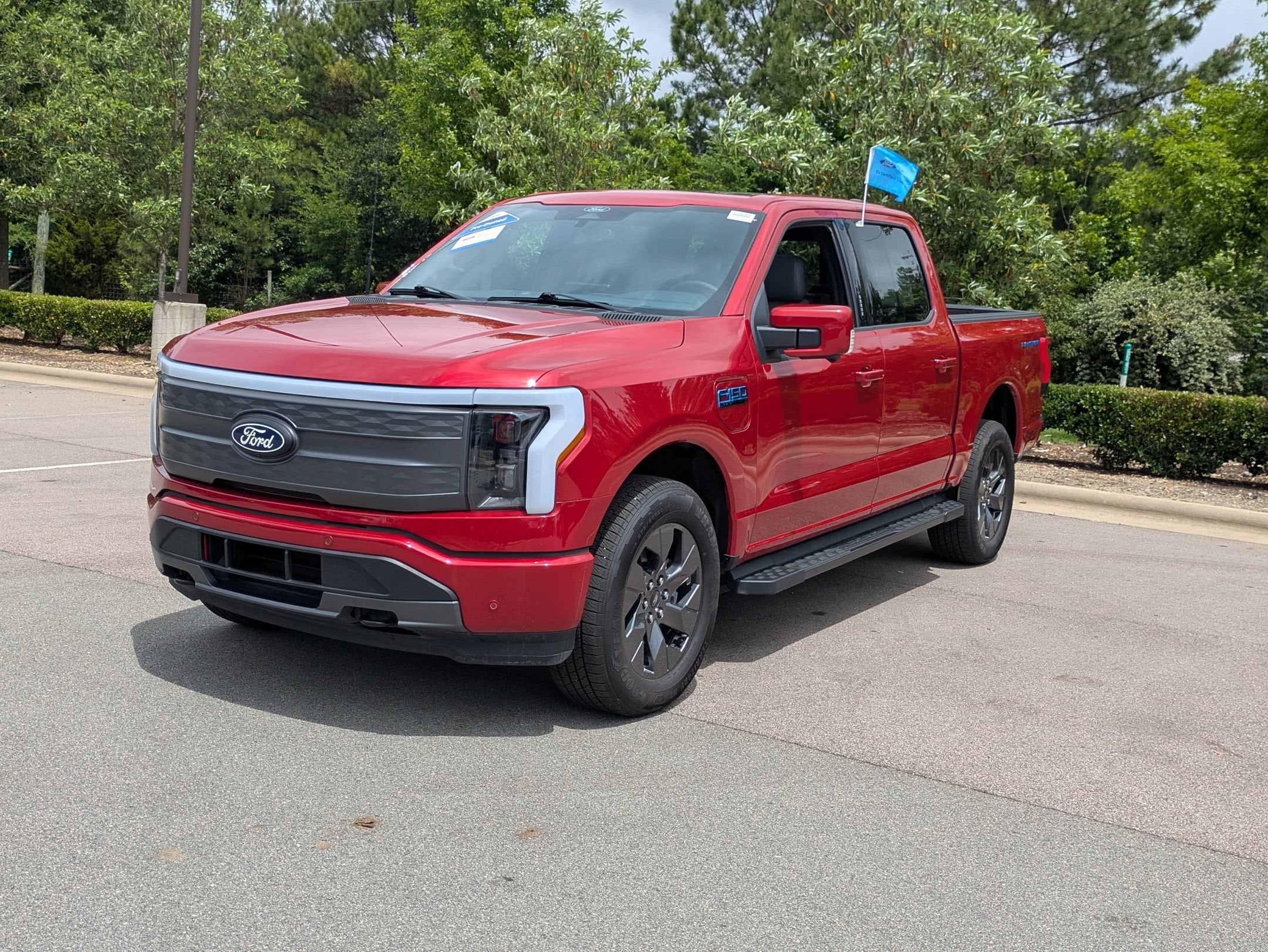 2025 Ford F-150 Lightning LARIAT