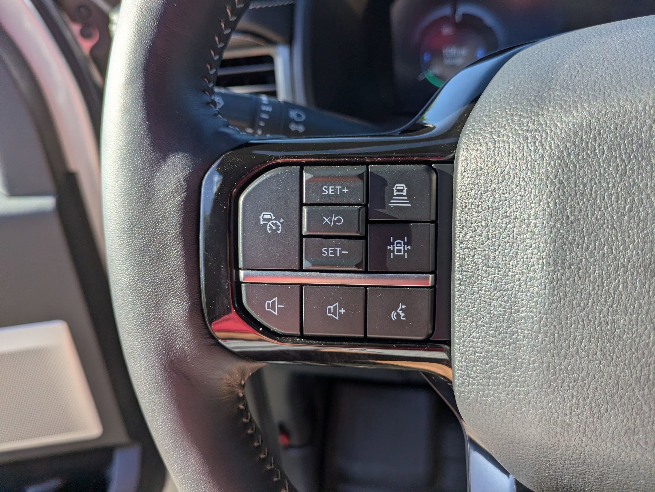 2025 Ford F-150 Lightning Platinum