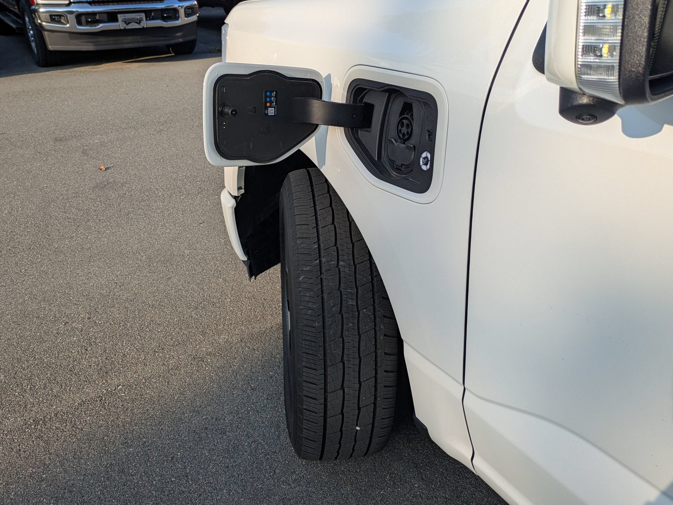 2025 Ford F-150 Lightning Platinum