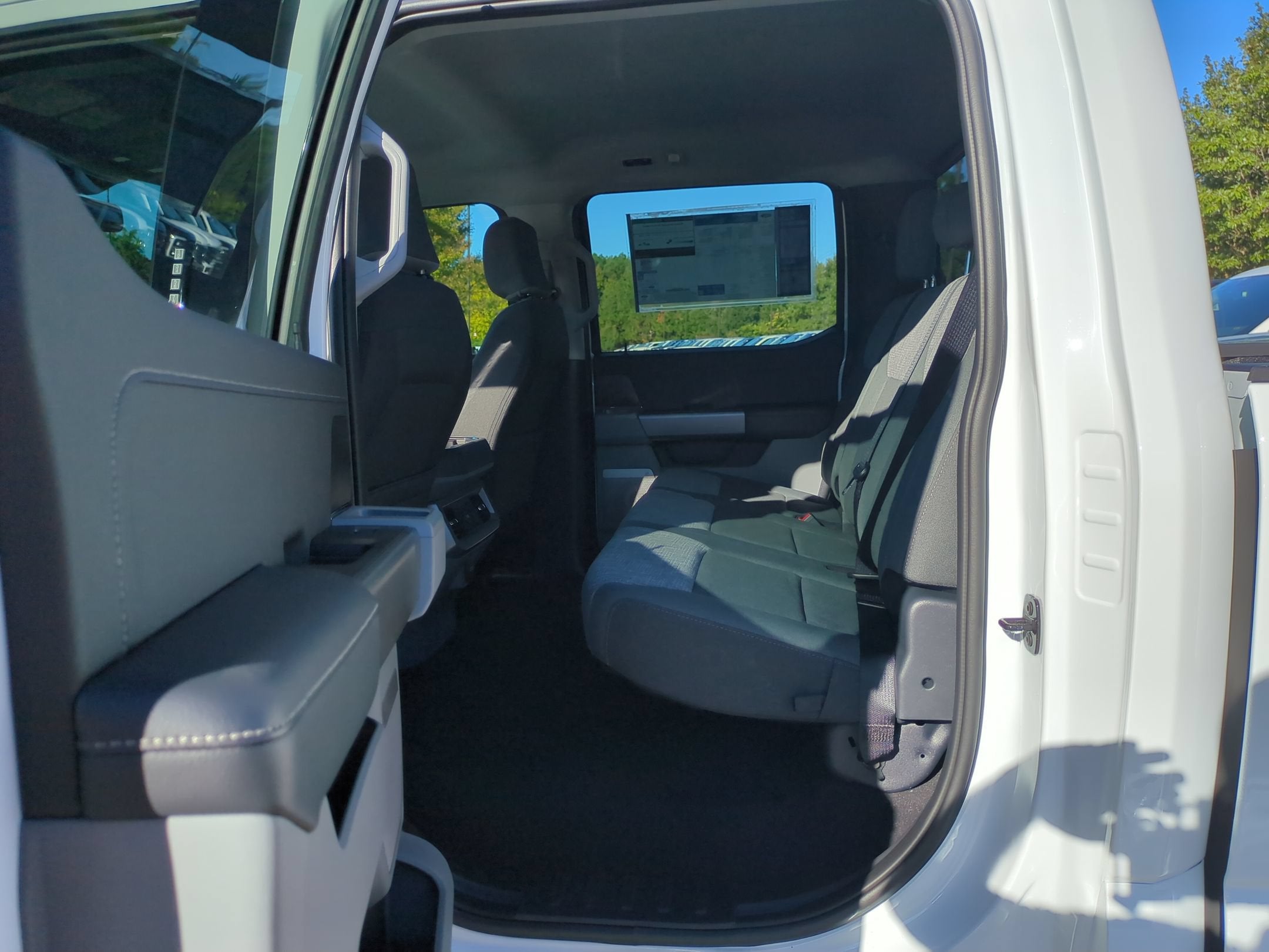 2027 Ford Super Duty F-250 SRW XLT