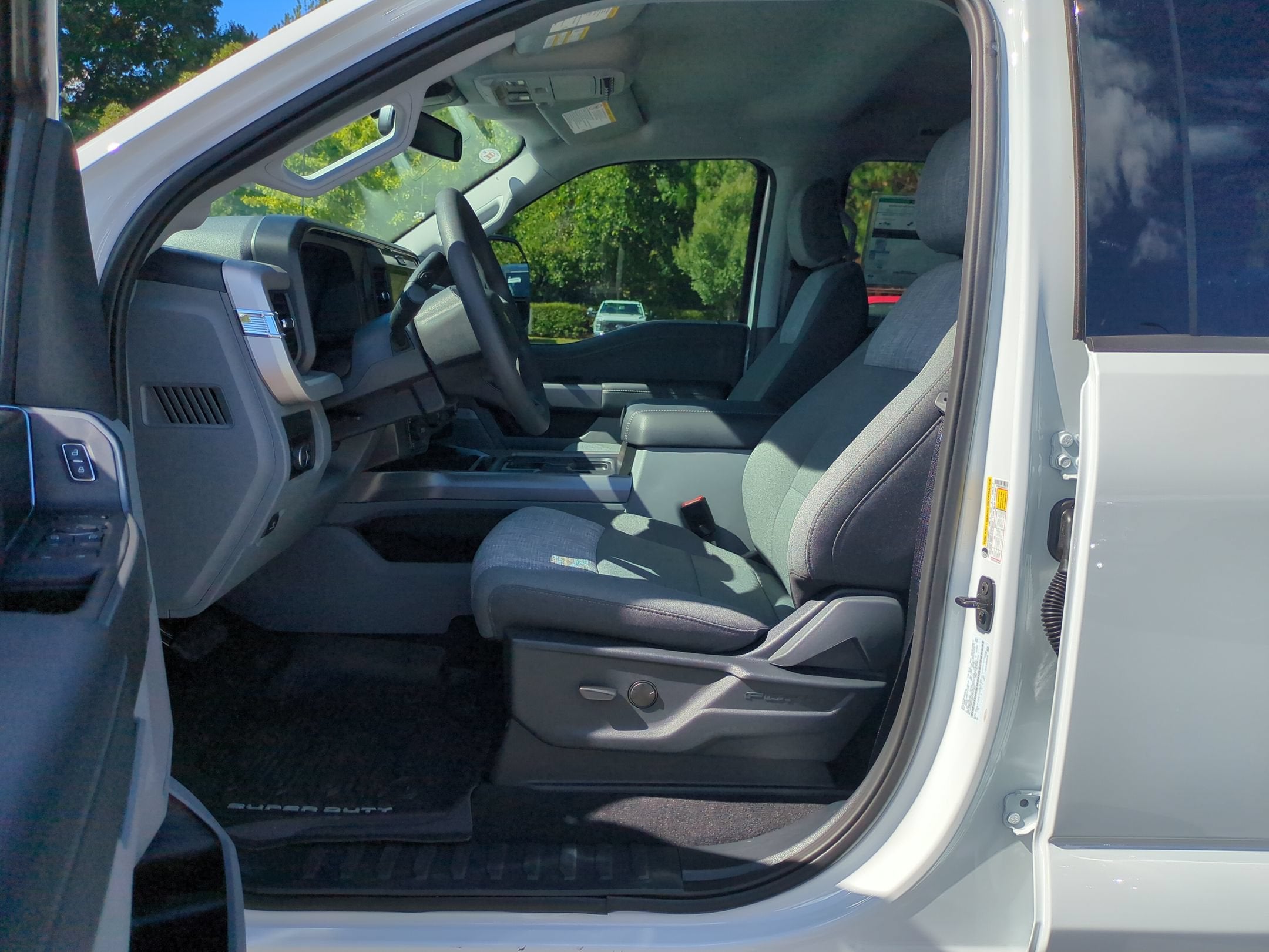 2027 Ford Super Duty F-250 SRW XLT