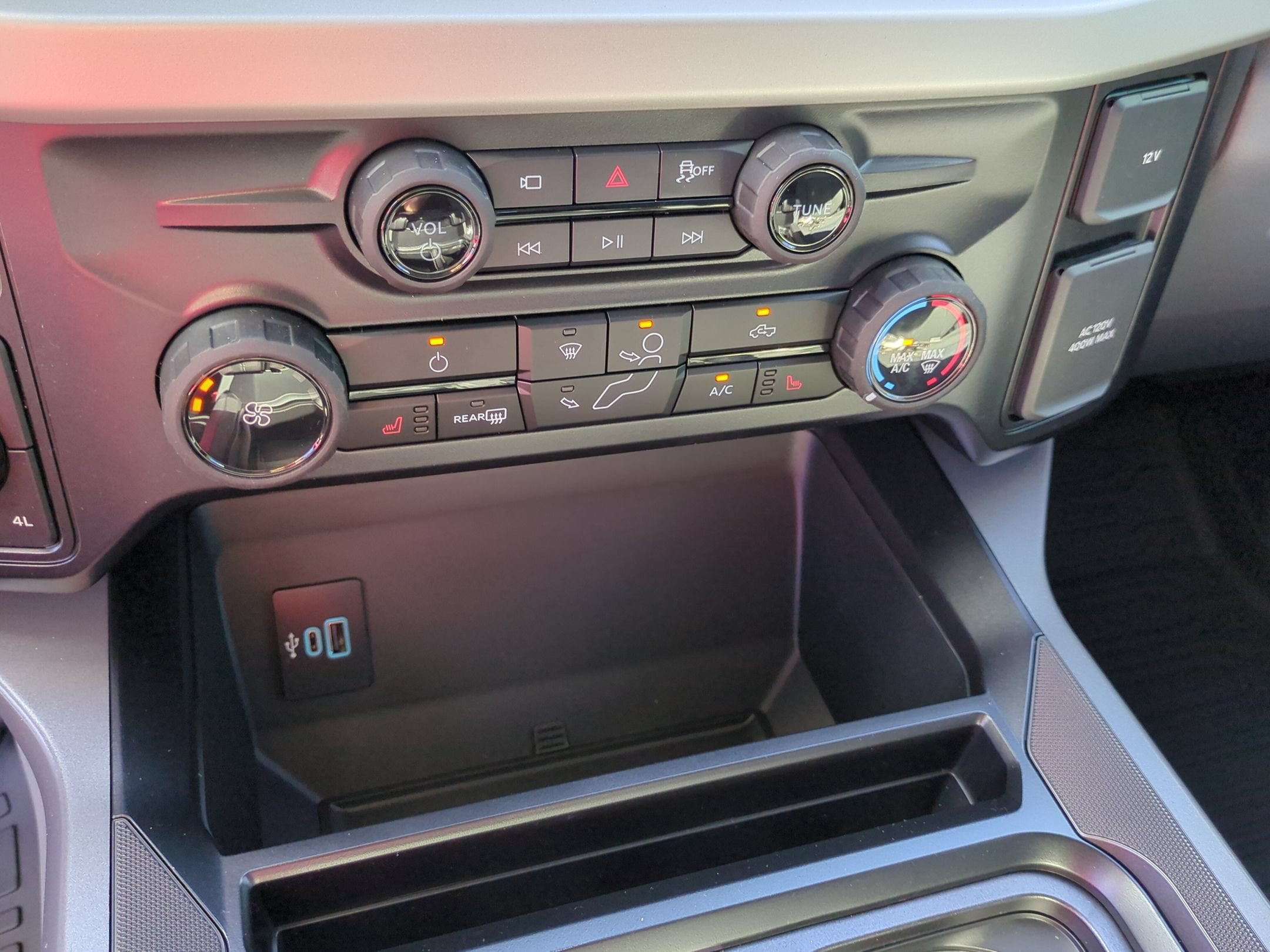 2027 Ford Super Duty F-250 SRW XLT