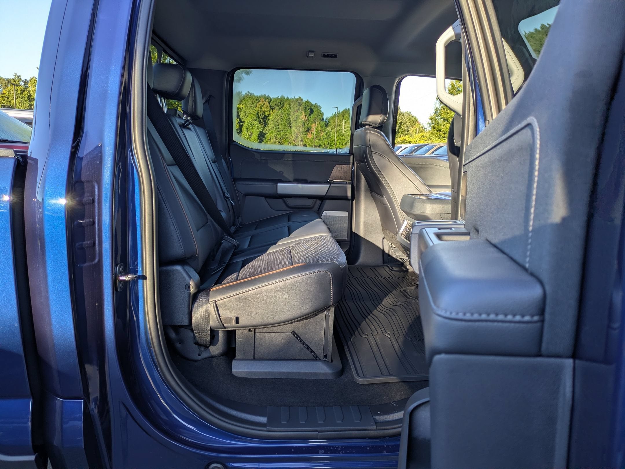 2027 Ford Super Duty F-250 SRW LARIAT