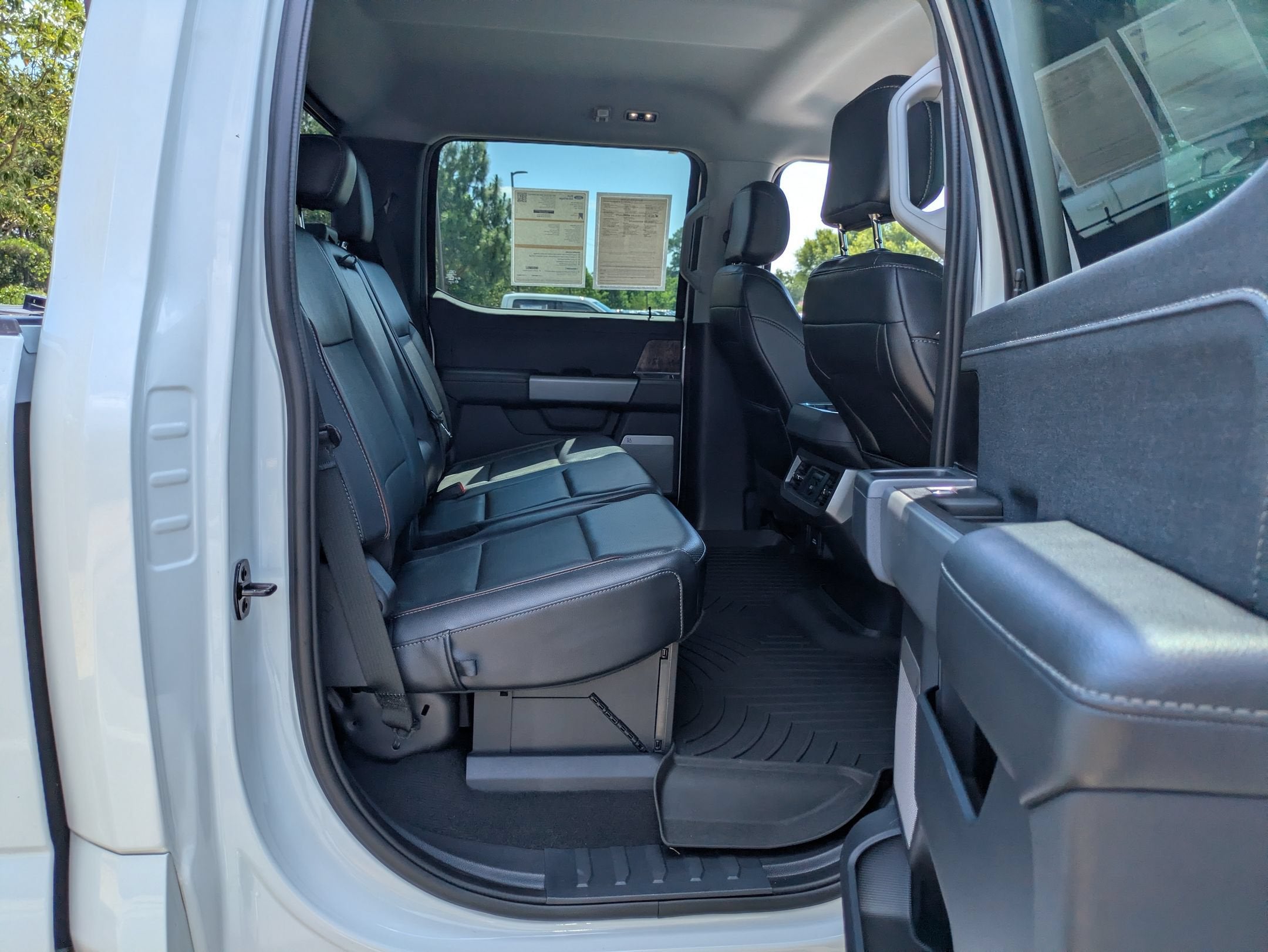 2023 Ford Super Duty F-250 SRW LARIAT