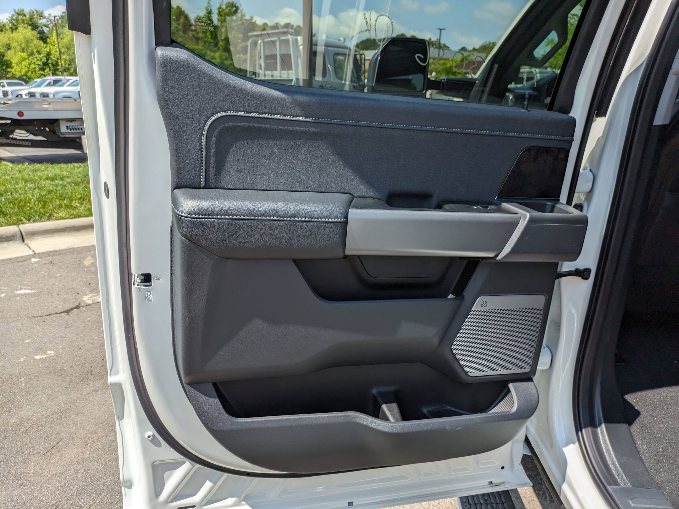 2025 Ford Super Duty F-350 SRW LARIAT