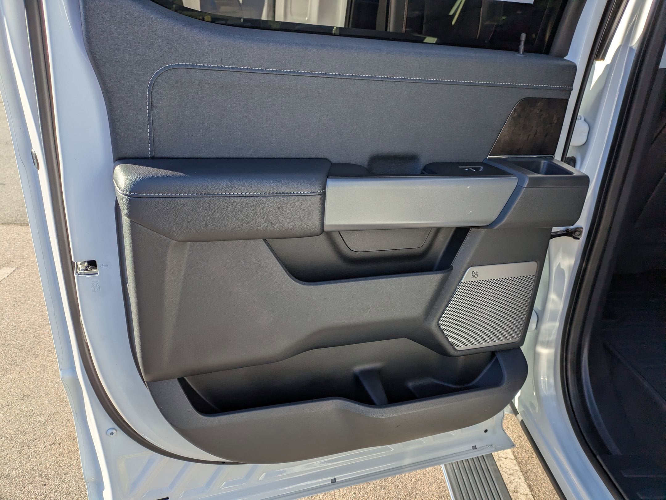 2024 Ford Super Duty F-350 SRW LARIAT