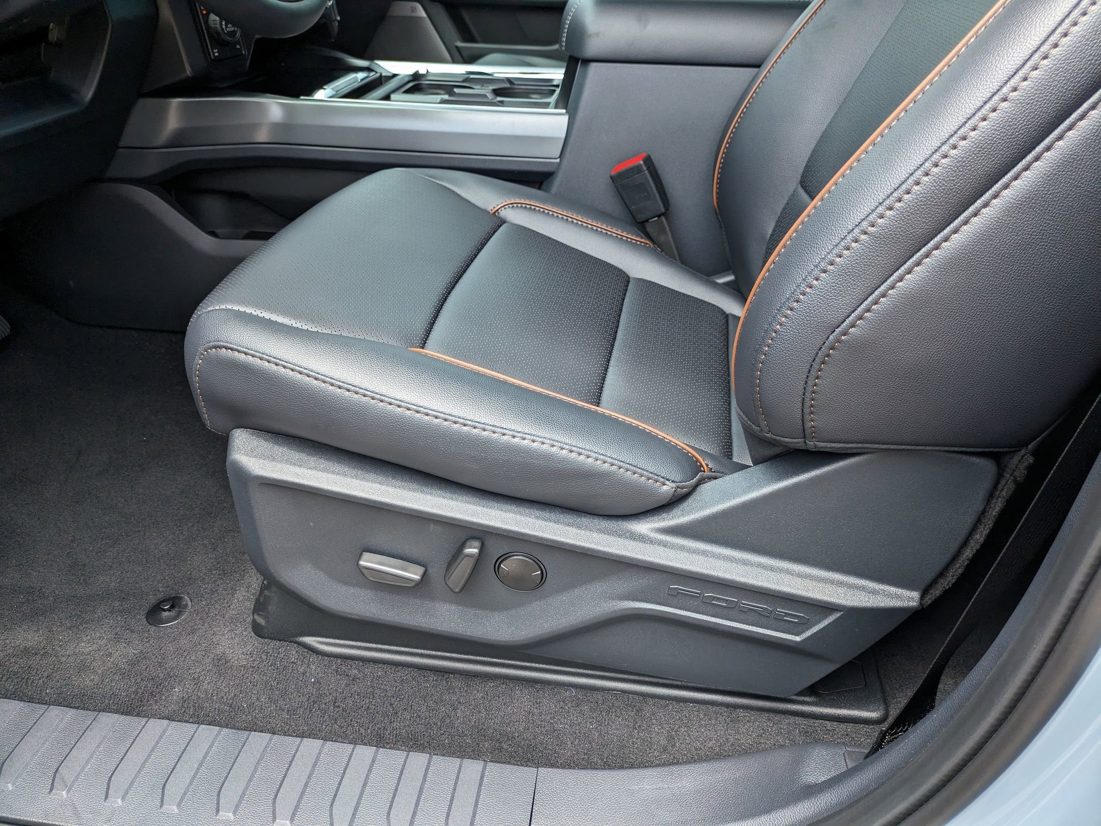 2025 Ford Super Duty F-350 SRW LARIAT