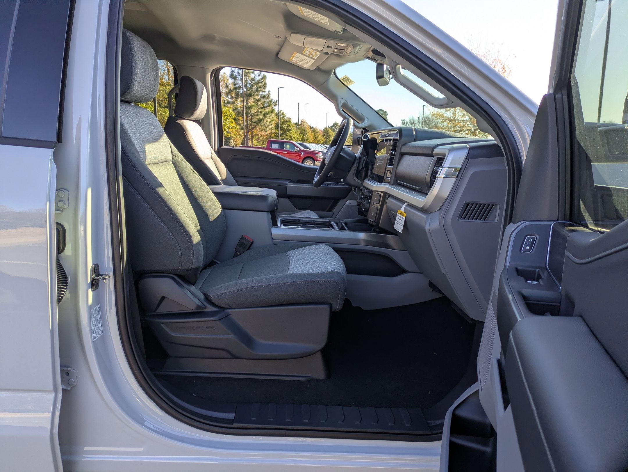 2026 Ford Super Duty F-350 SRW XLT