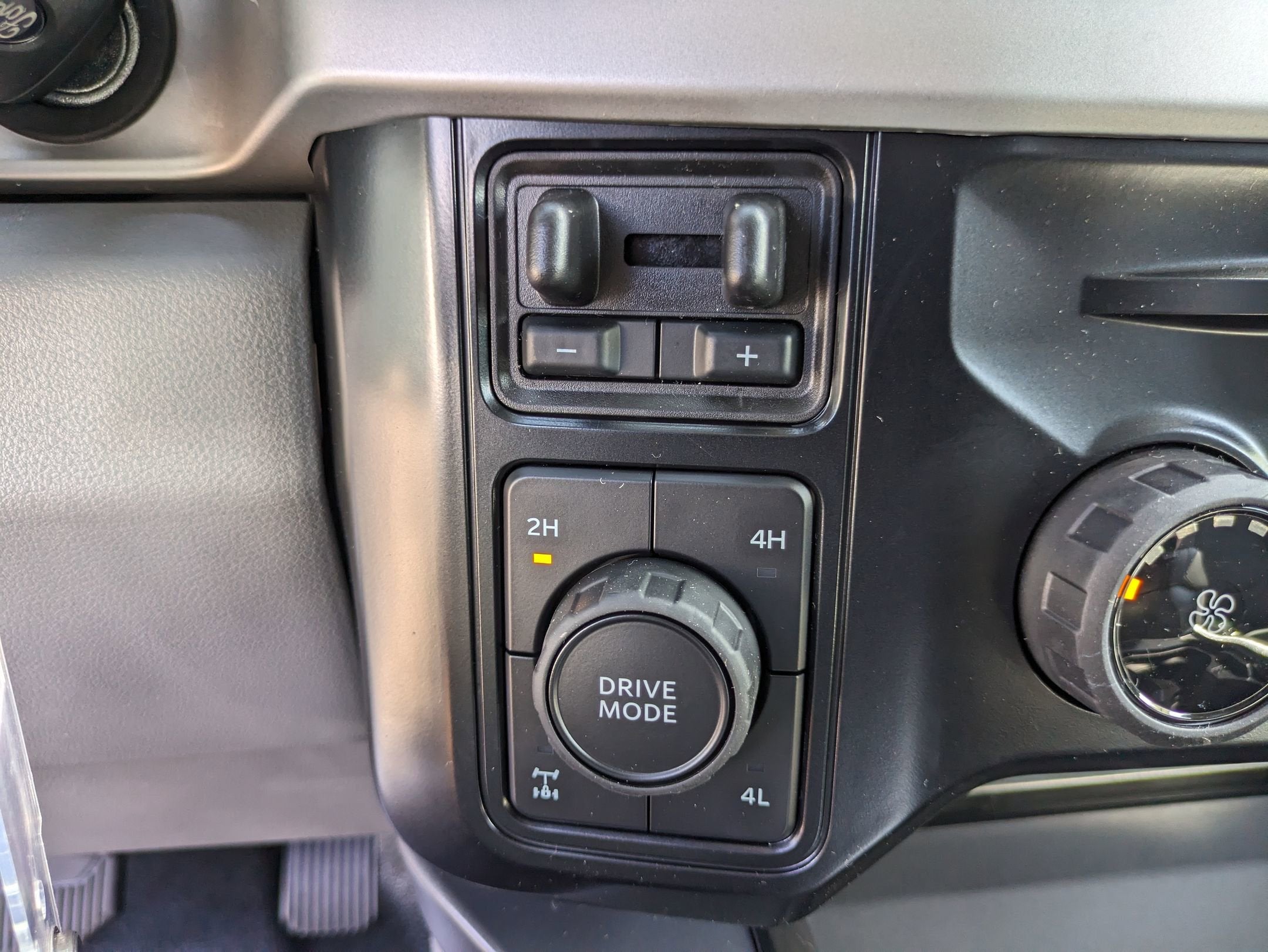 2025 Ford Super Duty F-350 SRW XLT