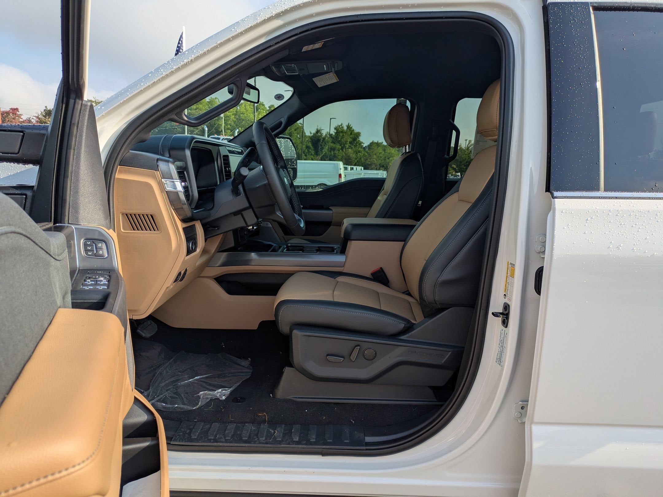 2026 Ford Super Duty F-350 DRW LARIAT