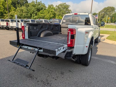 2026 Ford Super Duty F-350 DRW LARIAT