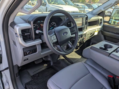 2027 Ford Super Duty F-350 DRW XL