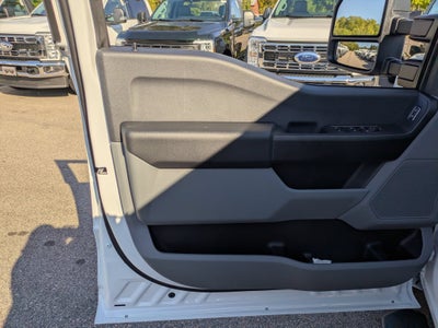 2027 Ford Super Duty F-350 DRW XL