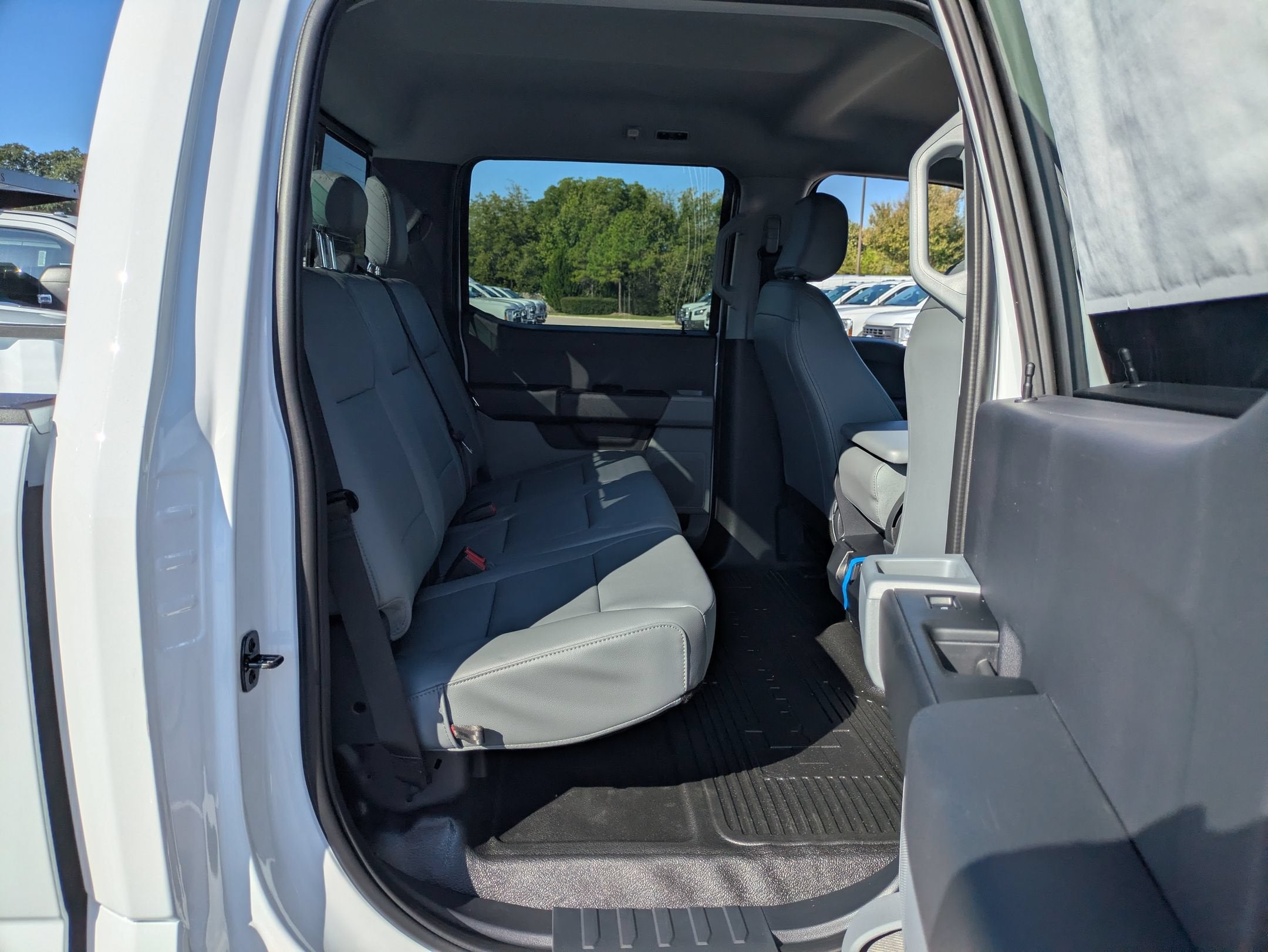 2027 Ford Super Duty F-350 DRW XL