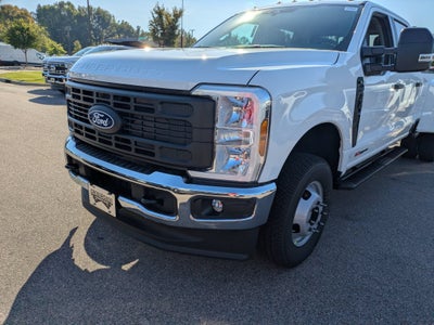 2027 Ford Super Duty F-350 DRW XL