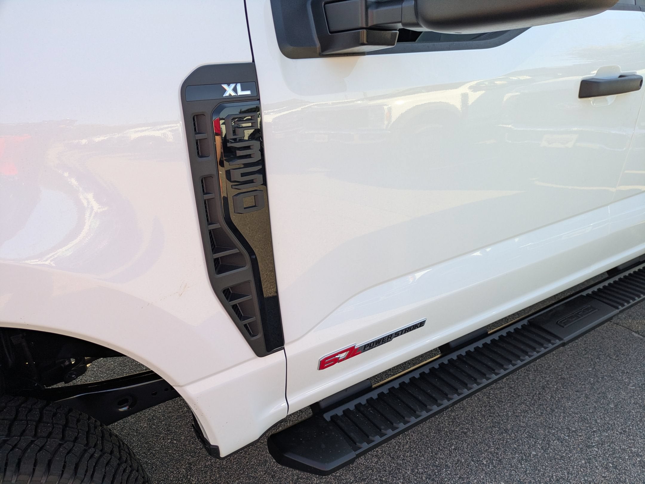 2027 Ford Super Duty F-350 DRW XL