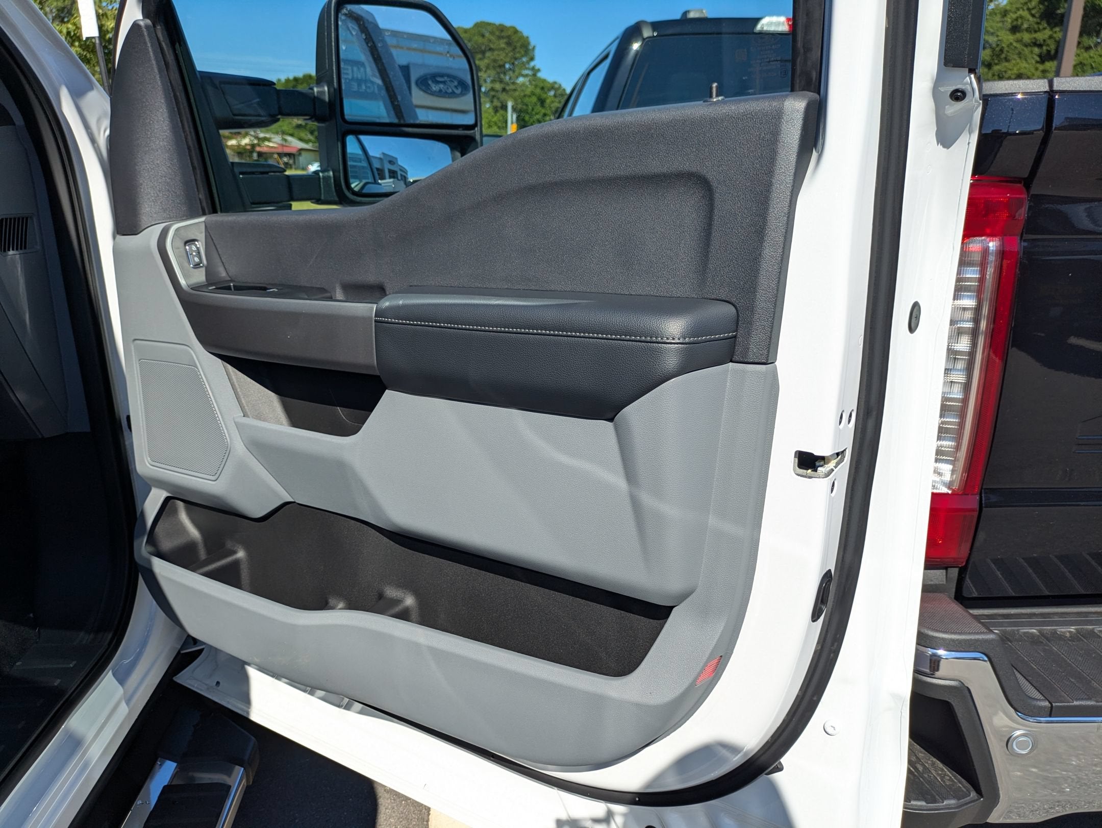 2026 Ford Super Duty F-350 DRW XLT