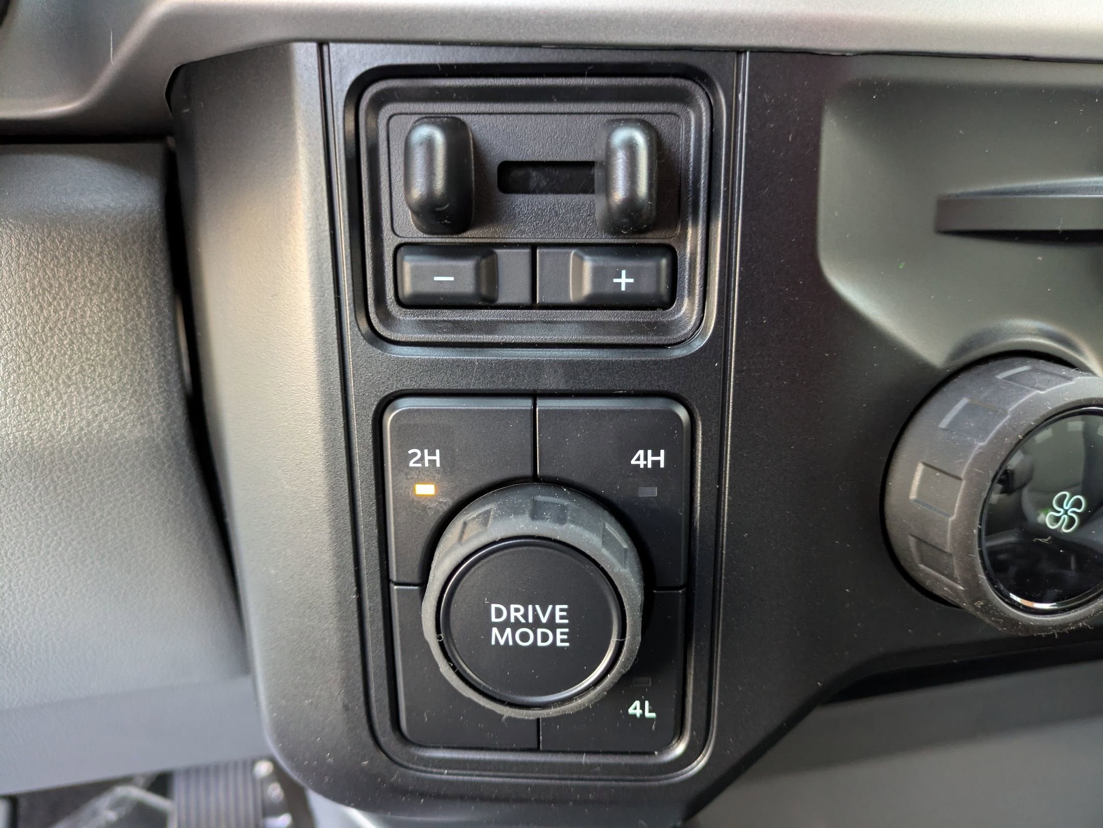 2026 Ford Super Duty F-450 DRW XLT