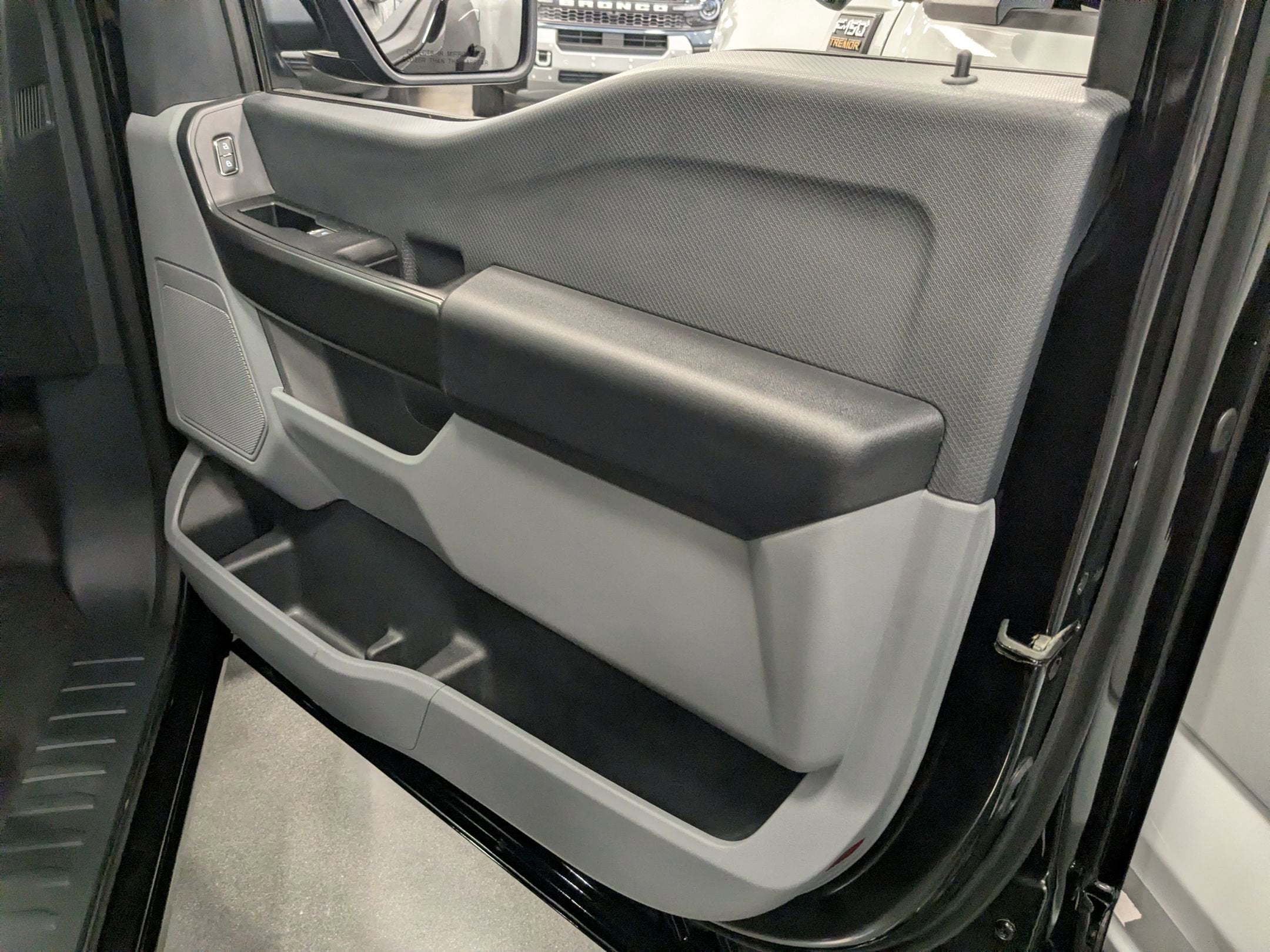 2025 Ford F-150 Saleen Yellow Label Supercharged