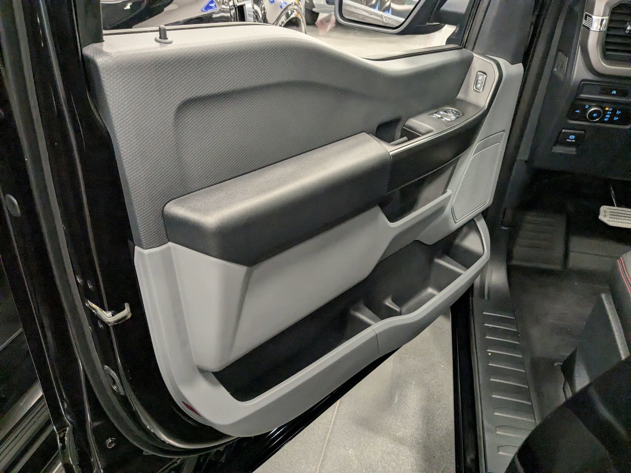 2025 Ford F-150 Saleen Yellow Label Supercharged