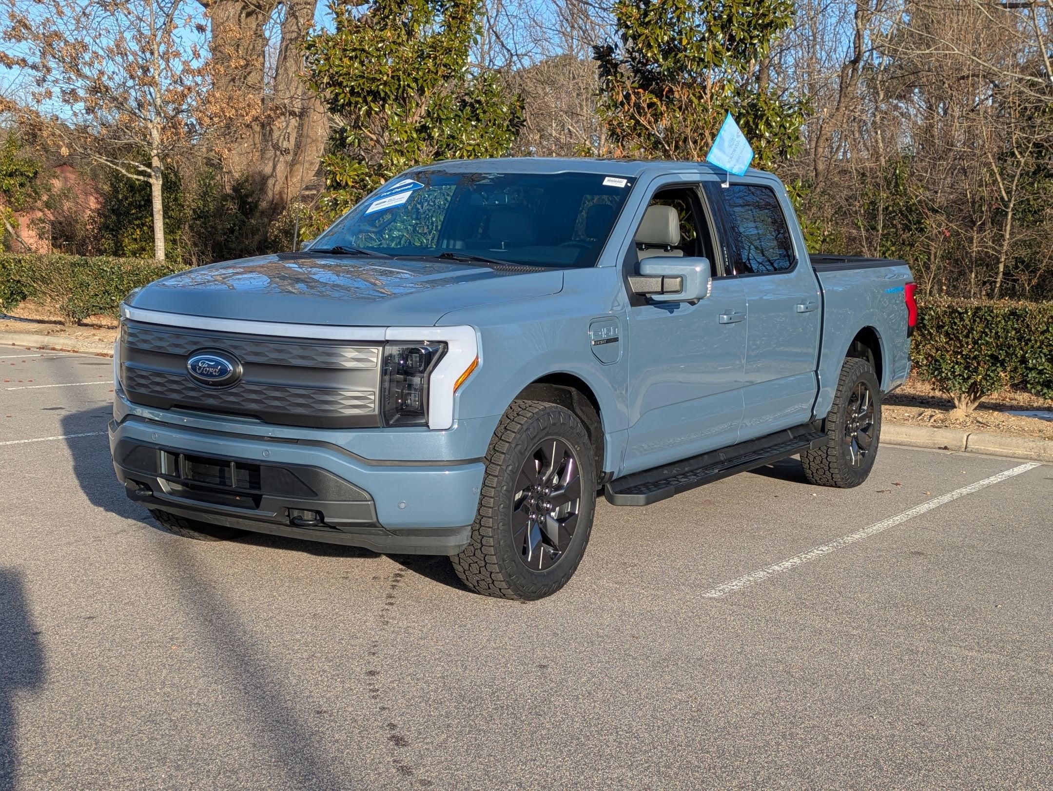 2023 Ford F-150 Lightning LARIAT