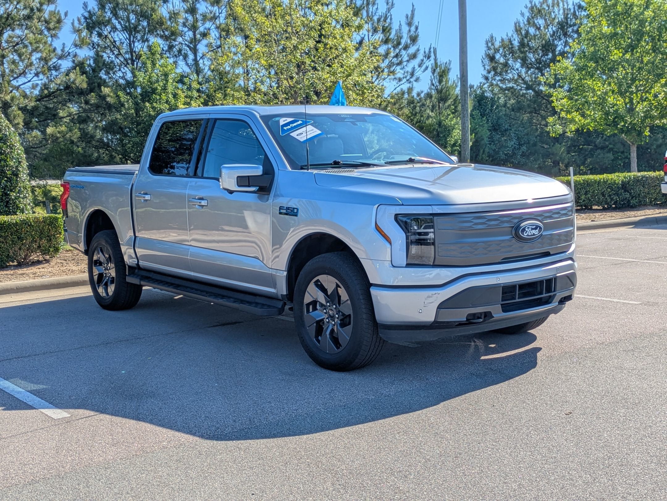 2025 Ford F-150 Lightning LARIAT