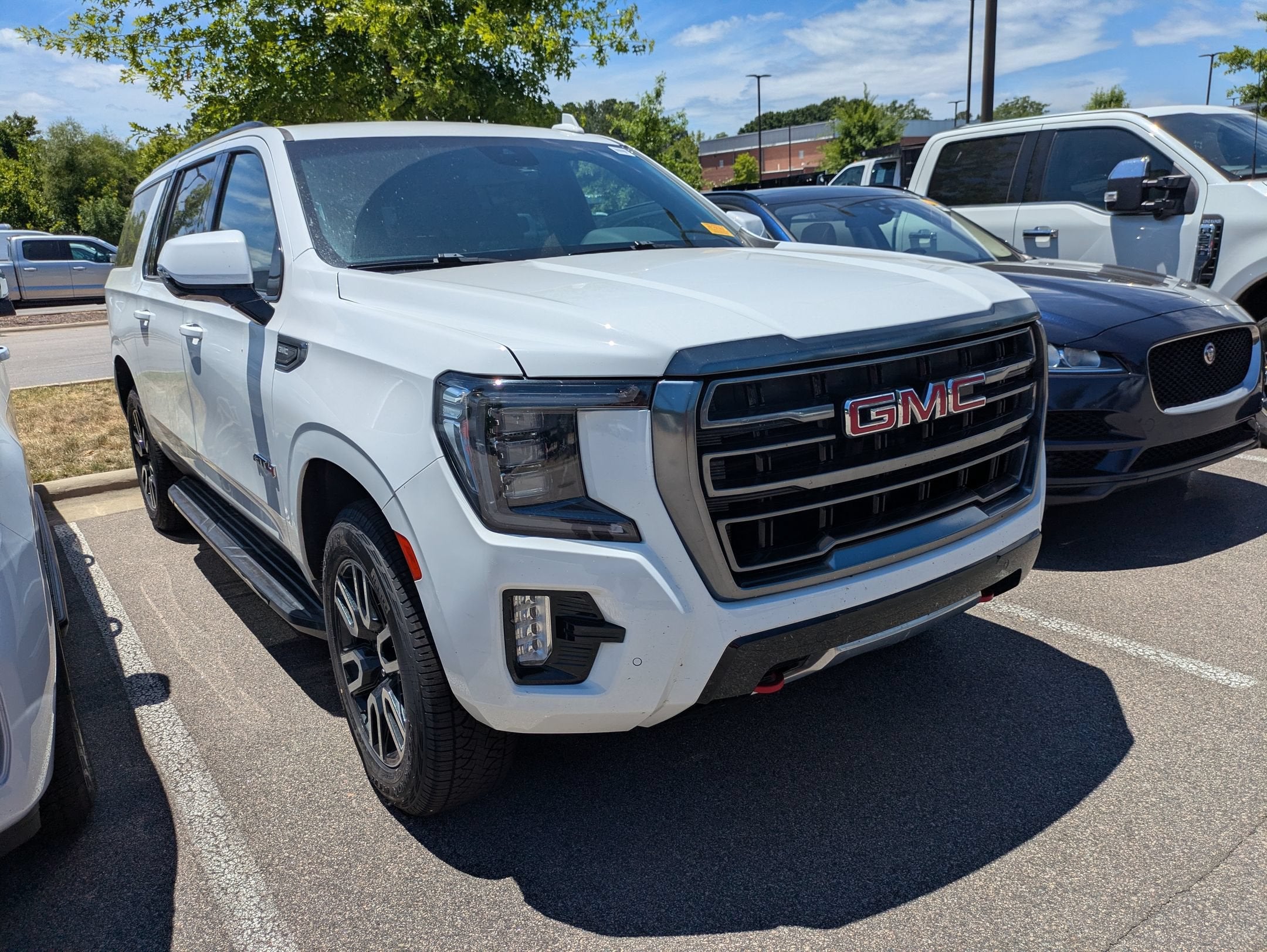 2023 GMC Yukon XL AT4