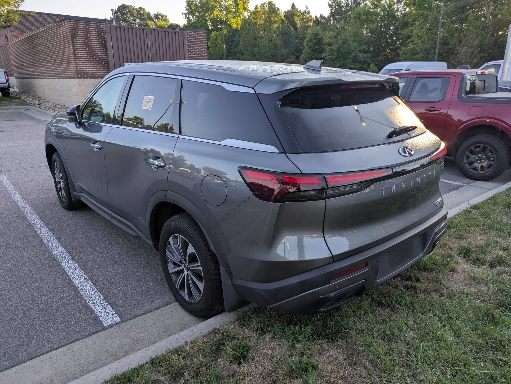 2025 INFINITI QX60 PURE
