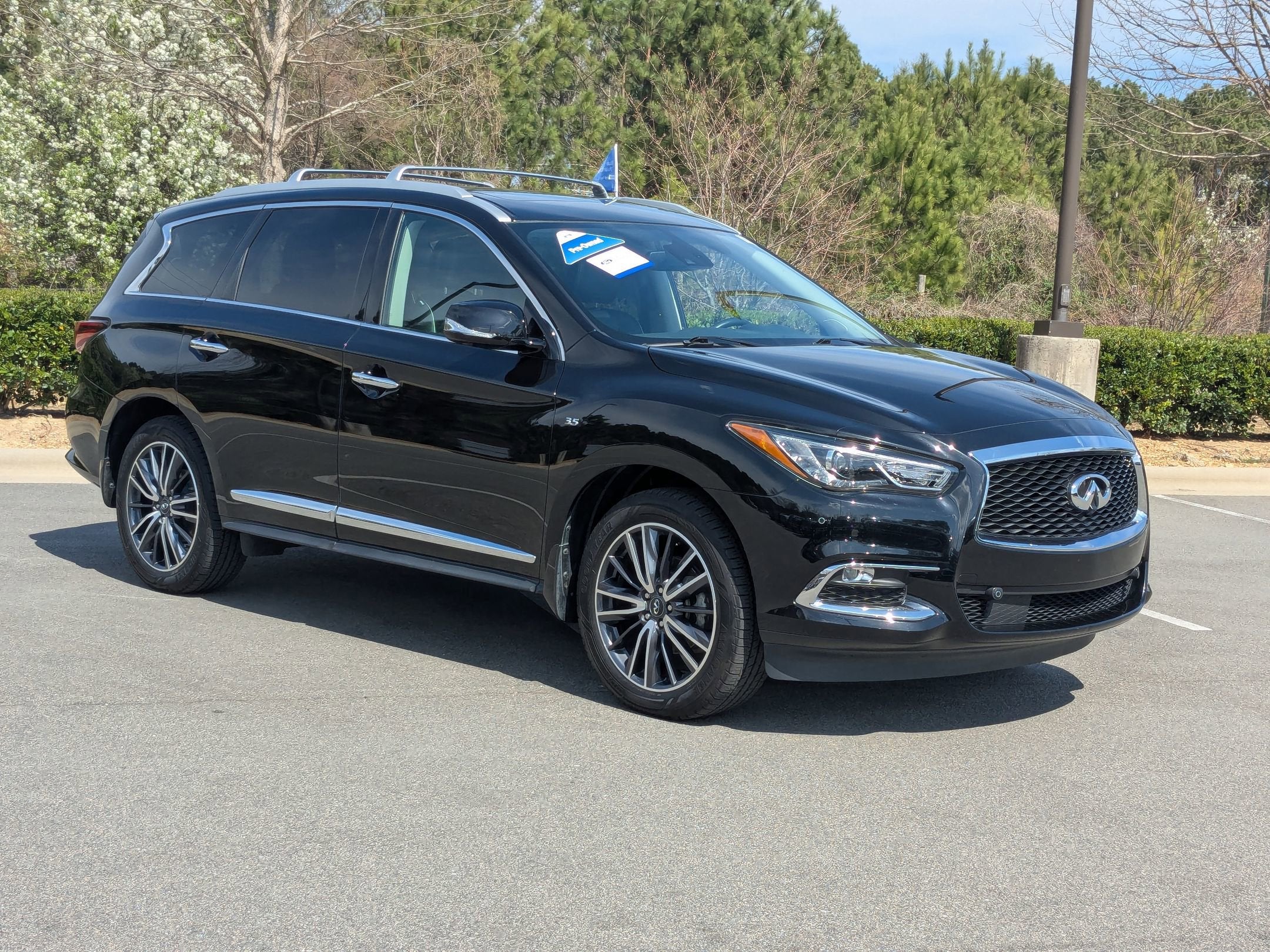 2020 INFINITI QX60 LUXE