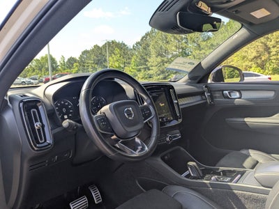 2021 Volvo XC40 R-Design