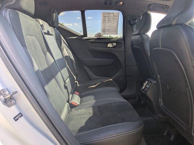 2021 Volvo XC40 R-Design
