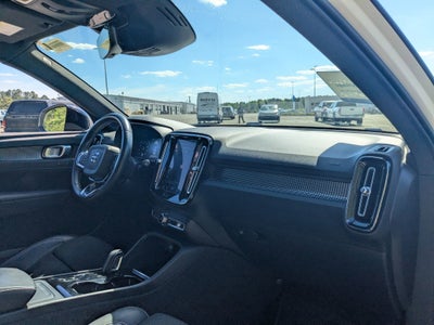2021 Volvo XC40 R-Design