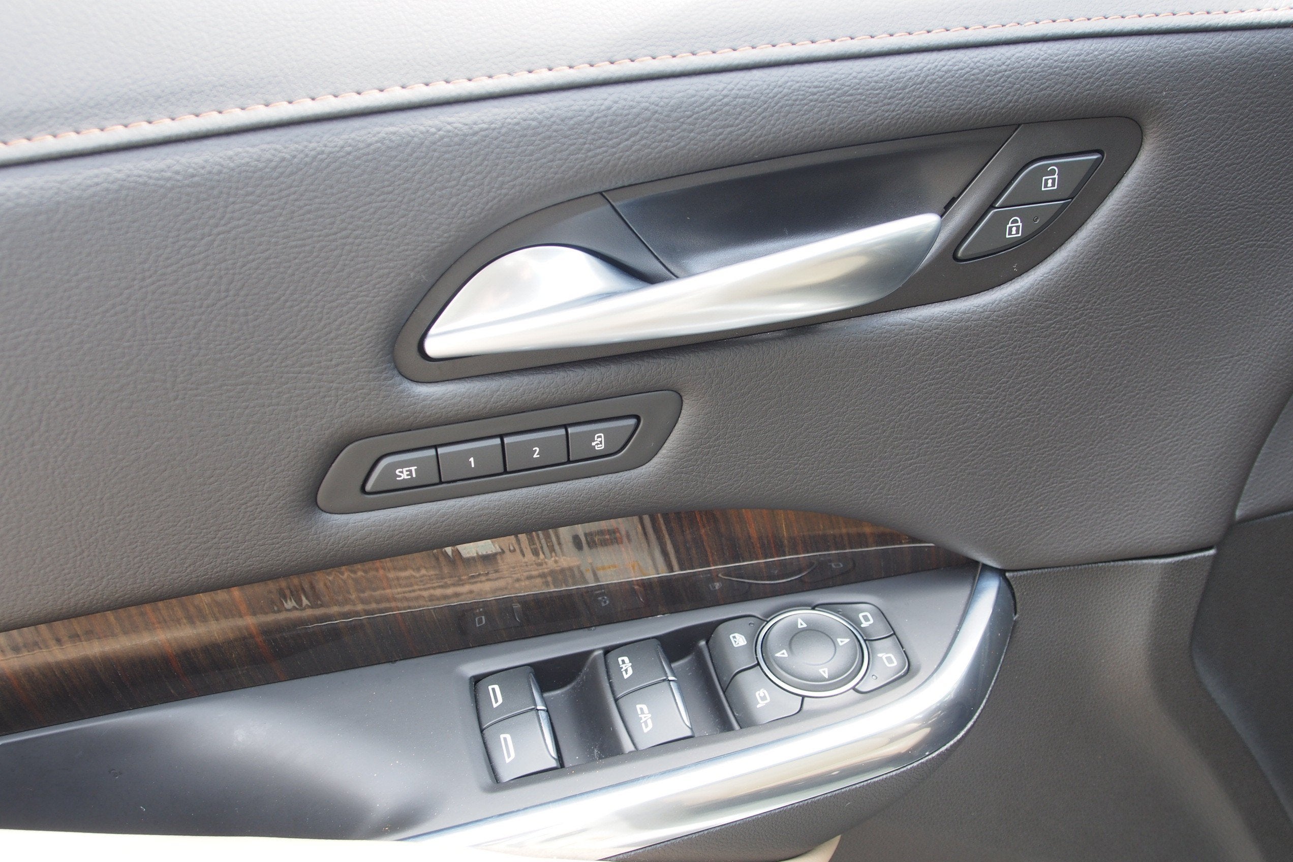 2024 Cadillac XT4 FWD Premium Luxury