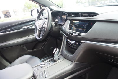 2022 Cadillac XT5 FWD Premium Luxury