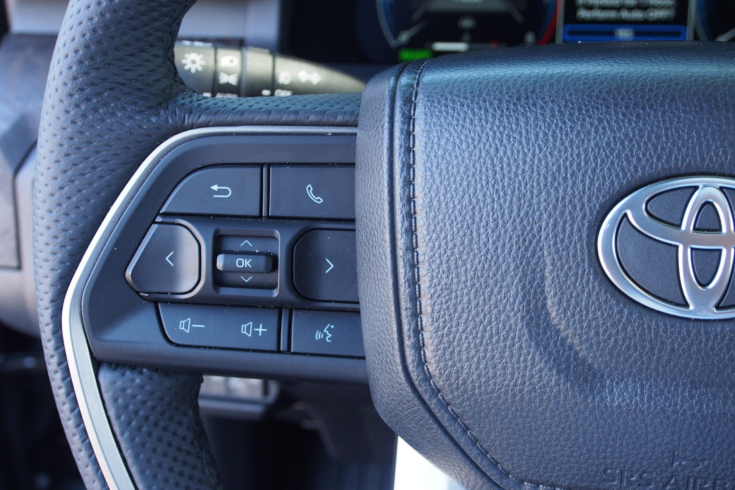 2025 Toyota Tacoma 4WD Limited Hybrid