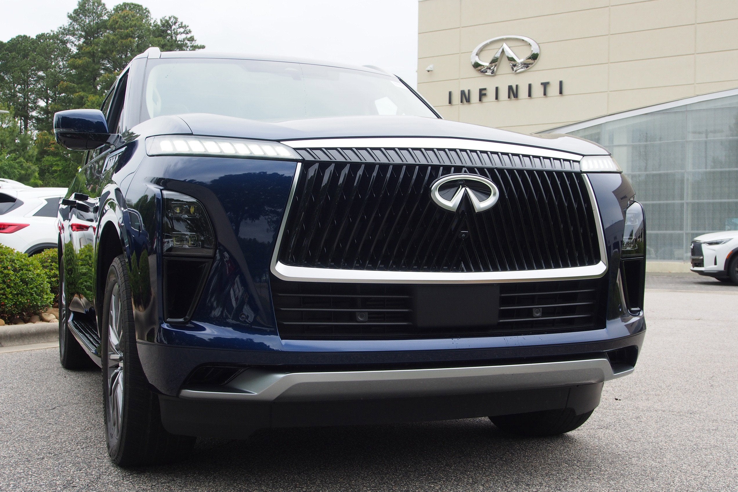 2025 INFINITI QX80 SENSORY