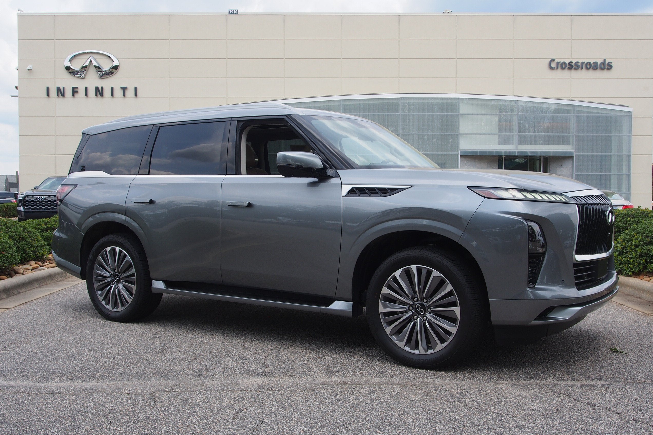 2025 INFINITI QX80 SENSORY