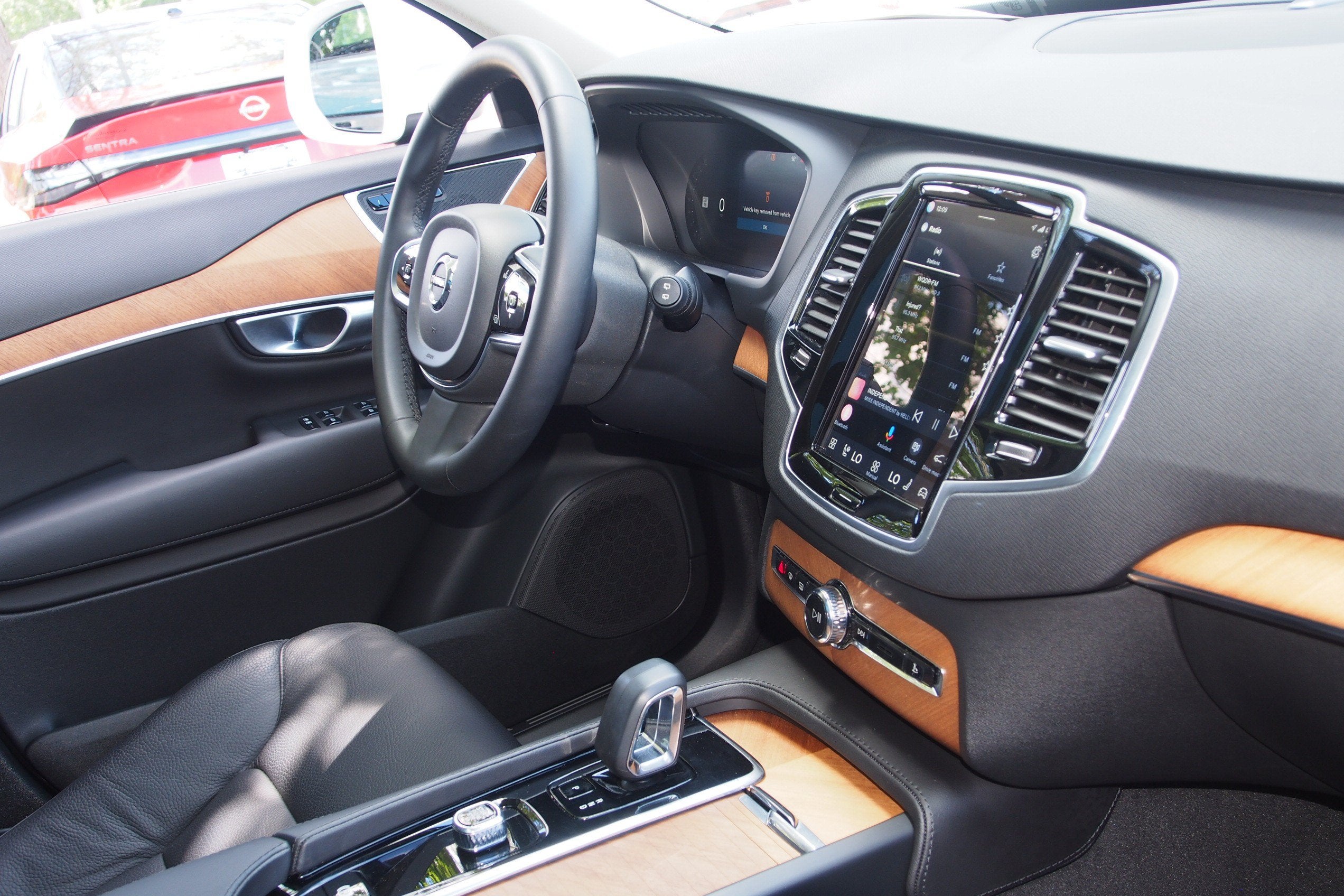 2024 Volvo XC90 Plus Bright Theme