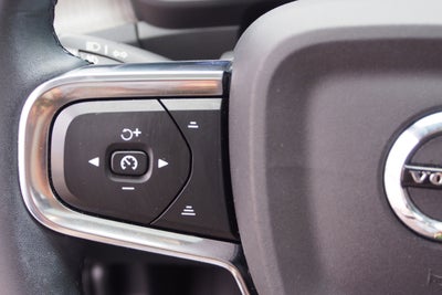 2023 Volvo XC40 Plus Dark Theme