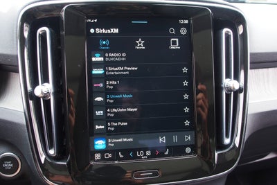 2023 Volvo XC40 Plus Dark Theme