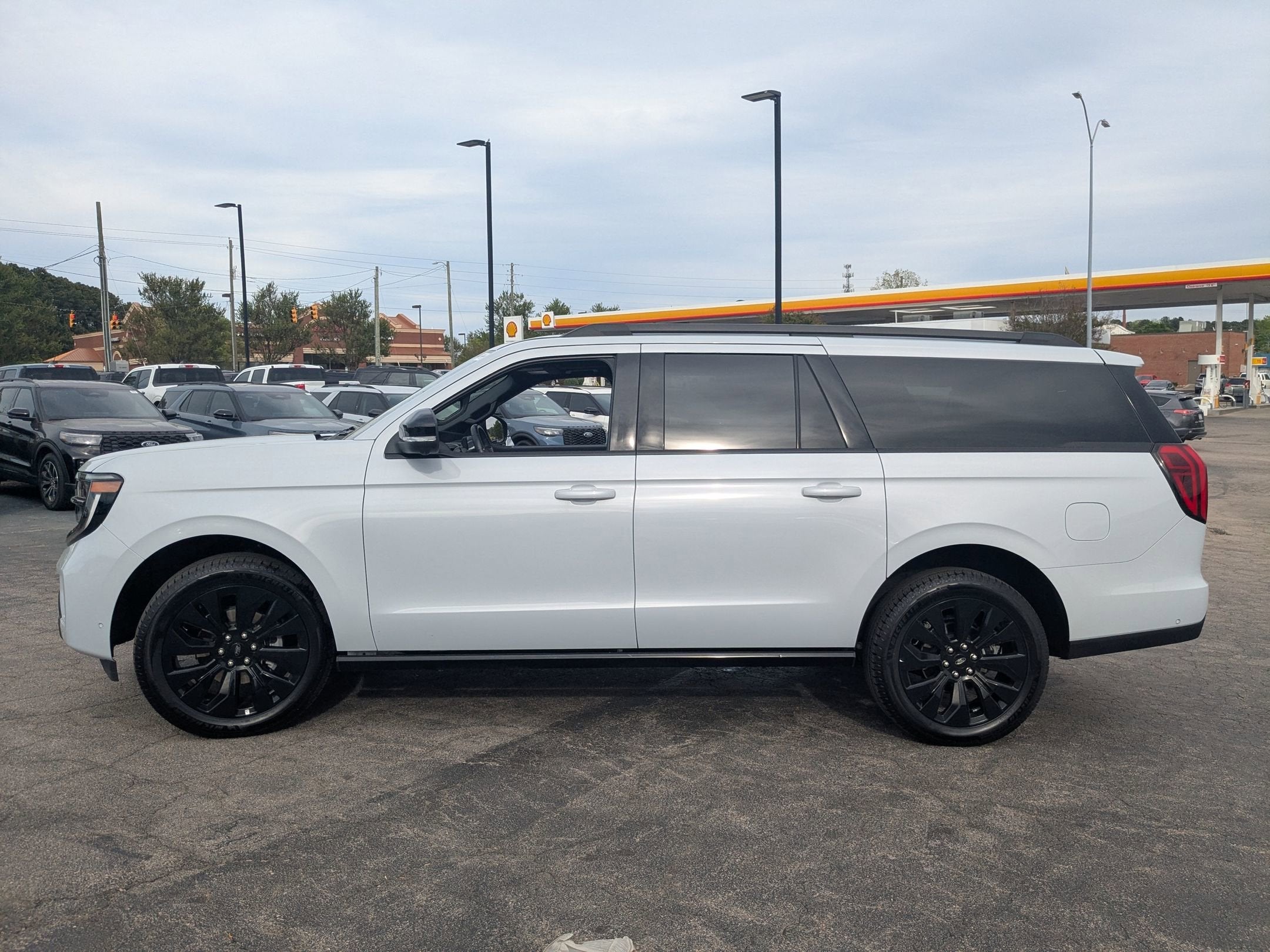 2025 Ford Expedition Max Platinum