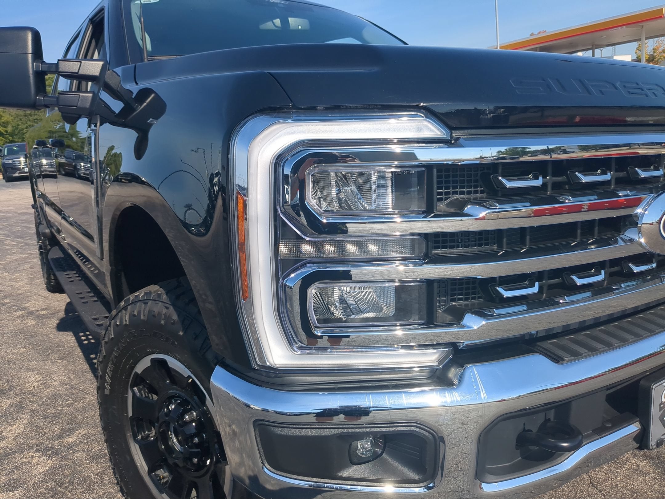 2027 Ford Super Duty F-350 SRW F-350® XLT