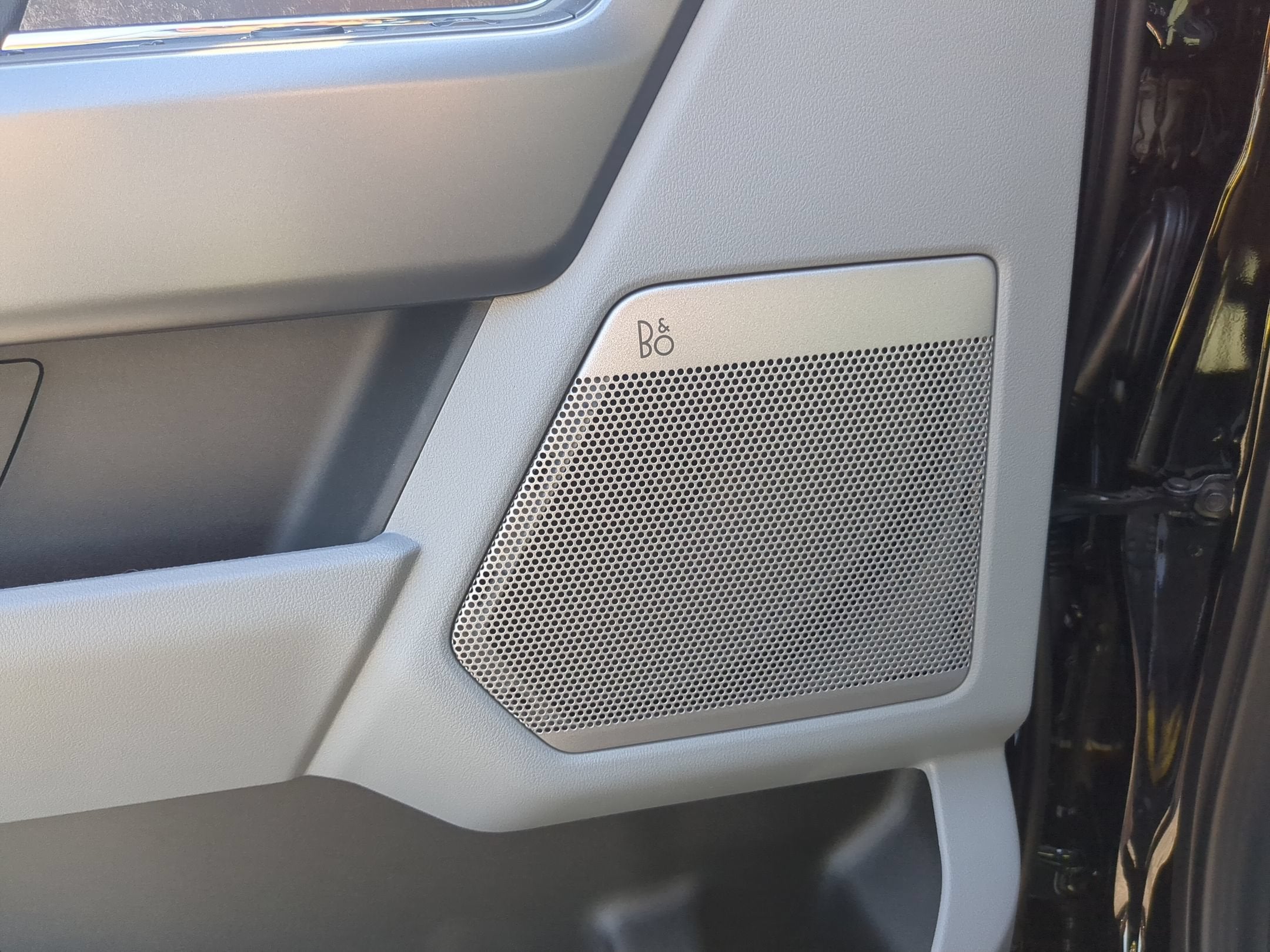 2027 Ford Super Duty F-350 SRW F-350® XLT