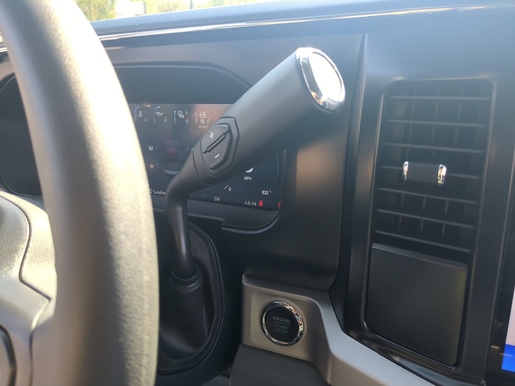 2027 Ford Super Duty F-350 SRW F-350® XLT