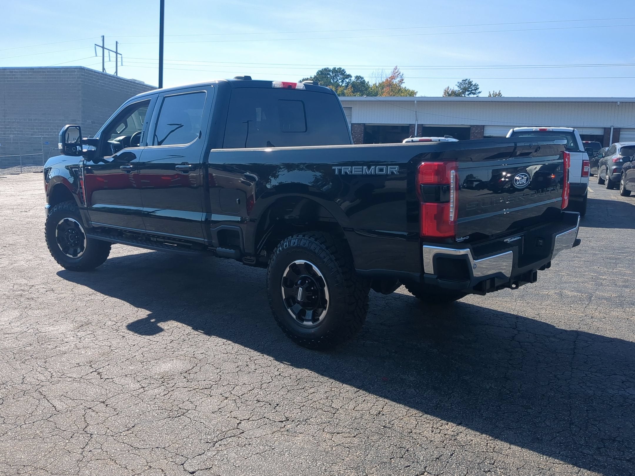 2027 Ford Super Duty F-350 SRW F-350® XLT