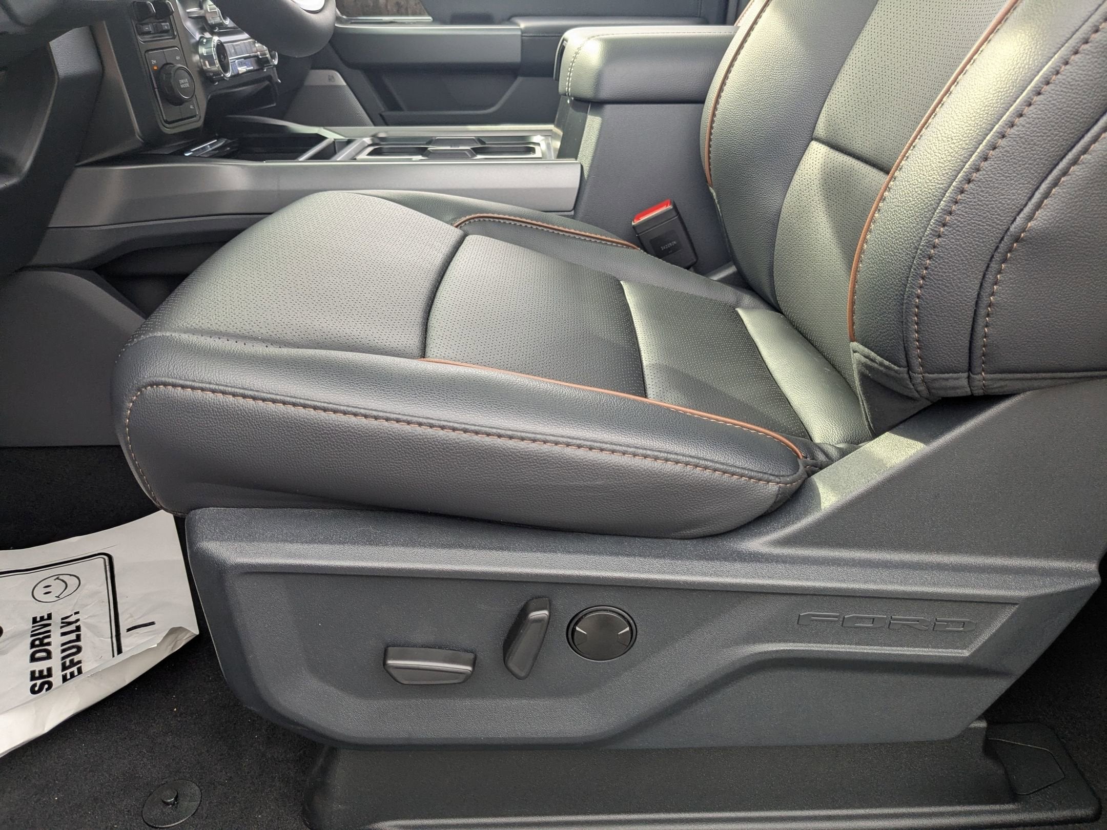 2026 Ford Super Duty F-350 DRW LARIAT