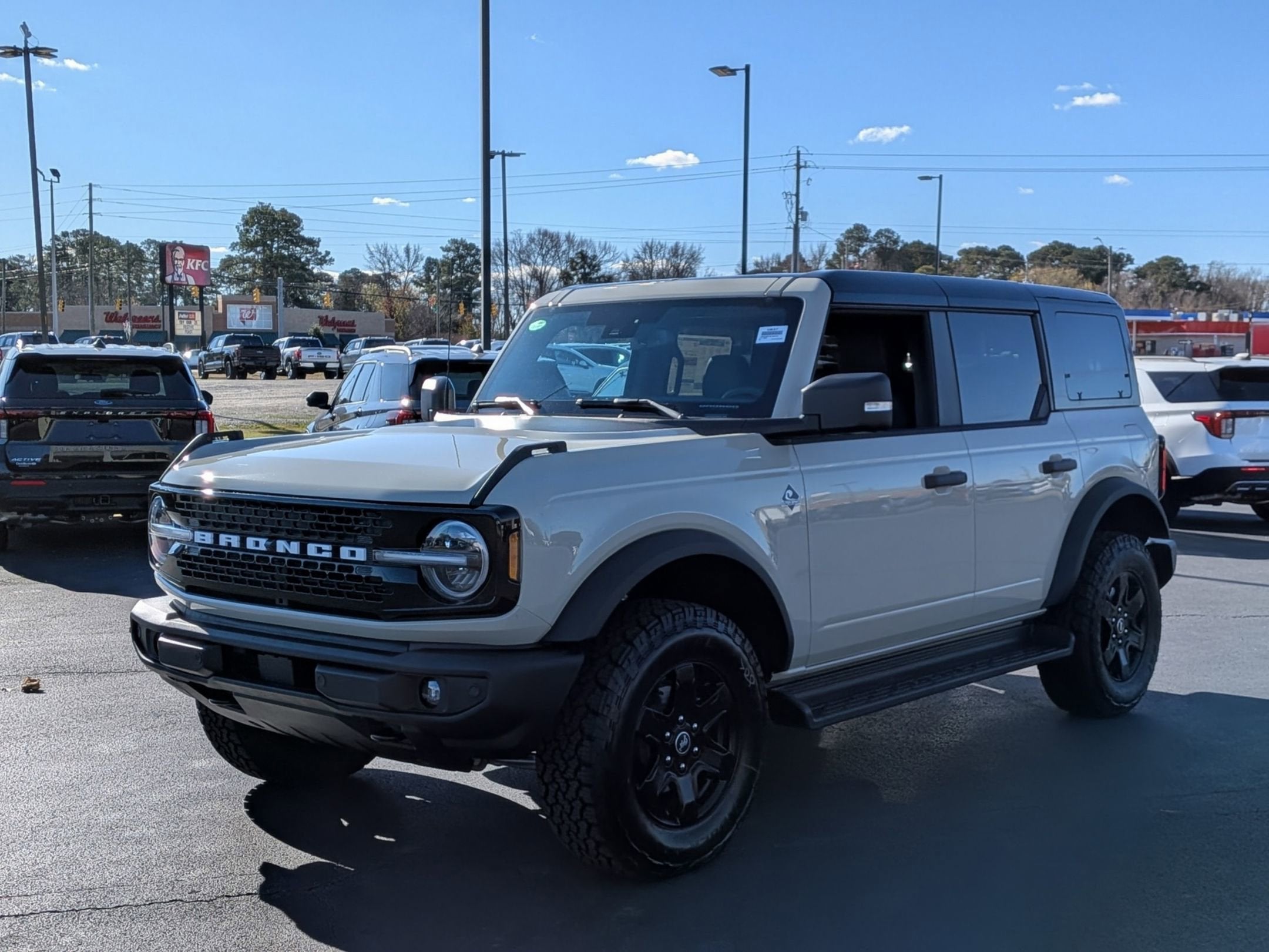 2025 Ford Bronco Outer Banks