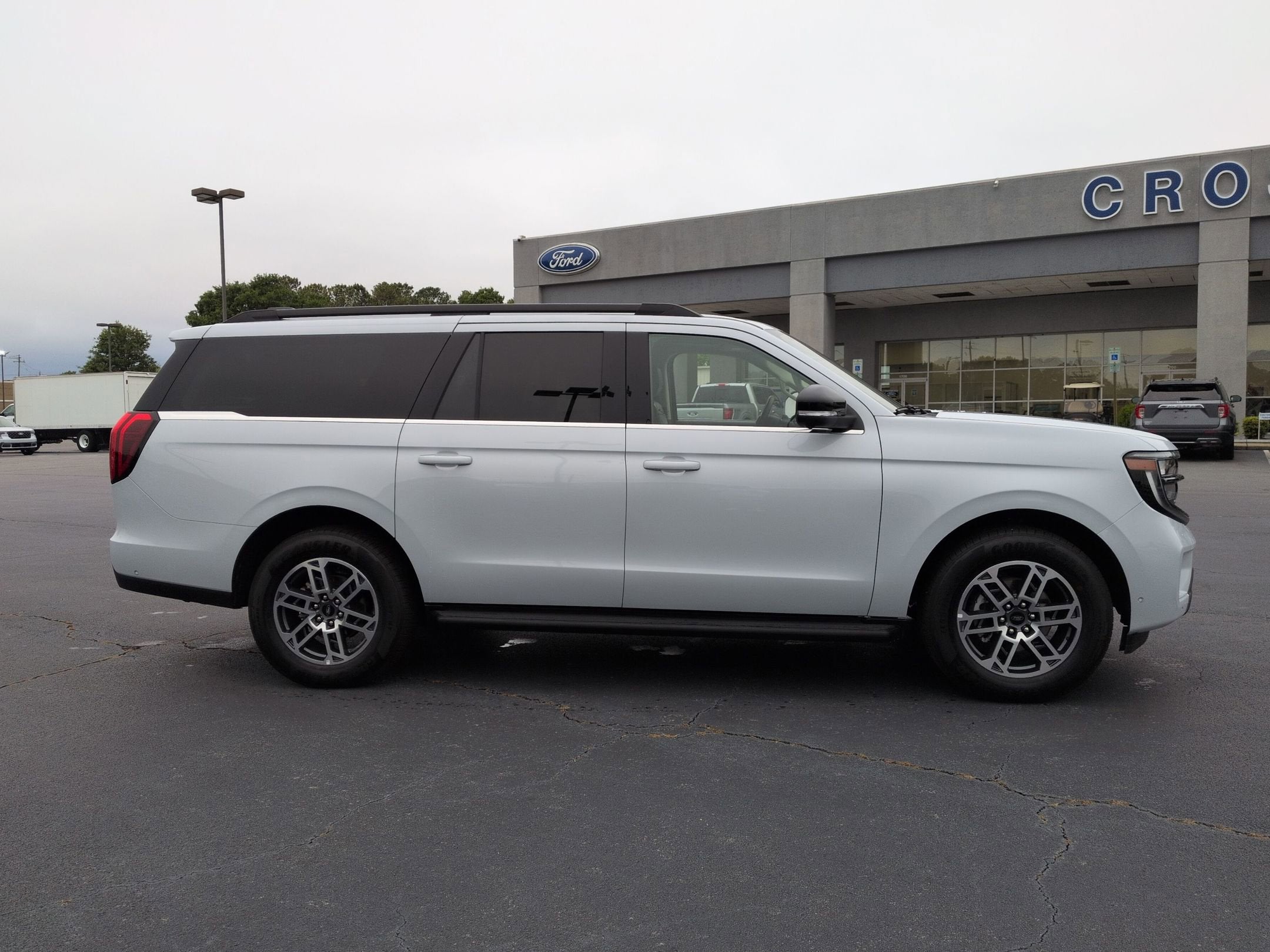 2025 Ford Expedition Max Active